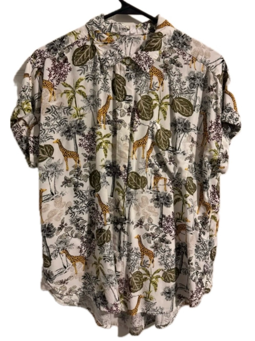 Jane + Delancey Safari Giraffe Print Button Down Shirt Short Sleeve Medium